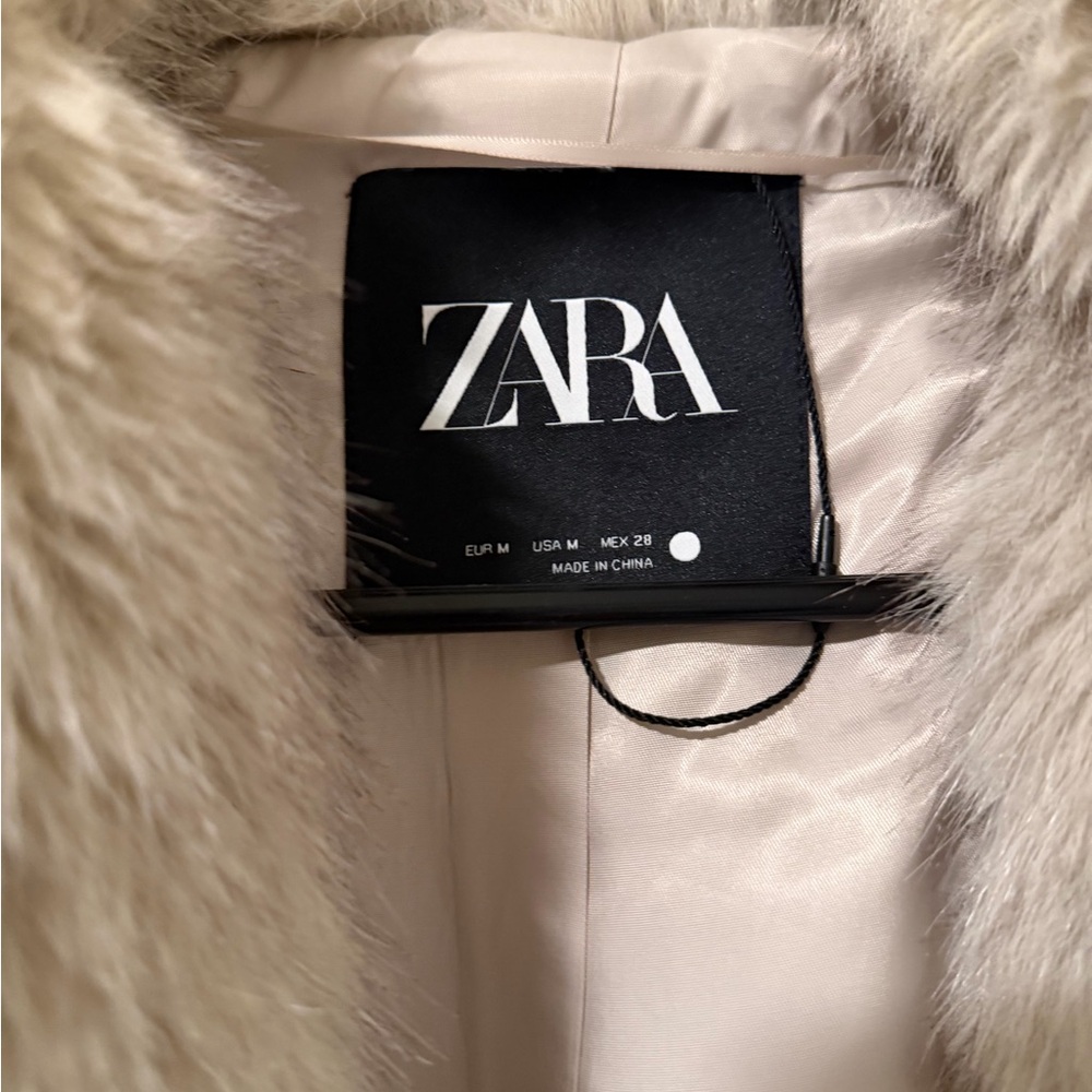 Zara faux fur coat size medium - Picture 3 of 4